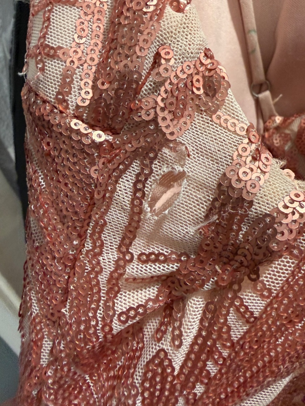 Pink sequined prom/evening gown with slit and mermaid figure - Windsor small - Picture 5 of 7